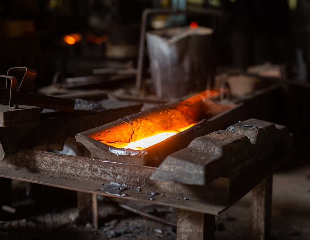 Mold,with,molten,metal,in,the,foundry